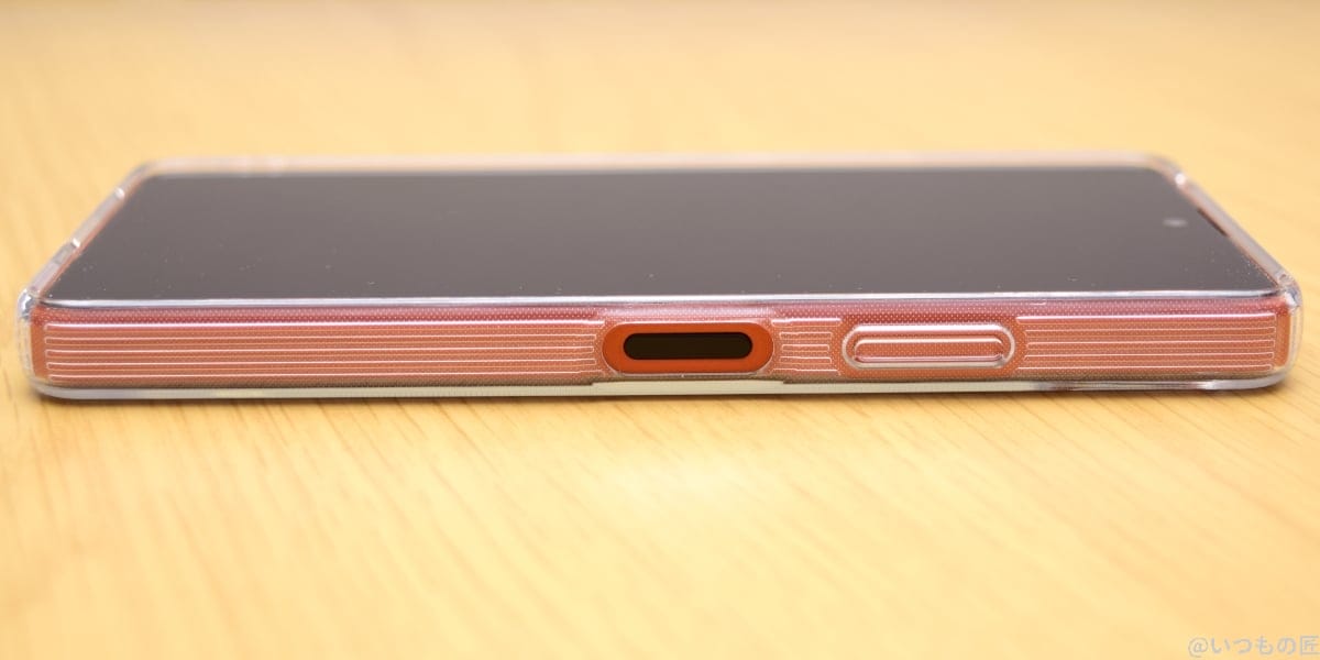 xperia-ace-3-case-side-1 | スマホを検証してみた クリア素材ケースを使用したXperia Ace Ⅲの側面(電源ボタン側)